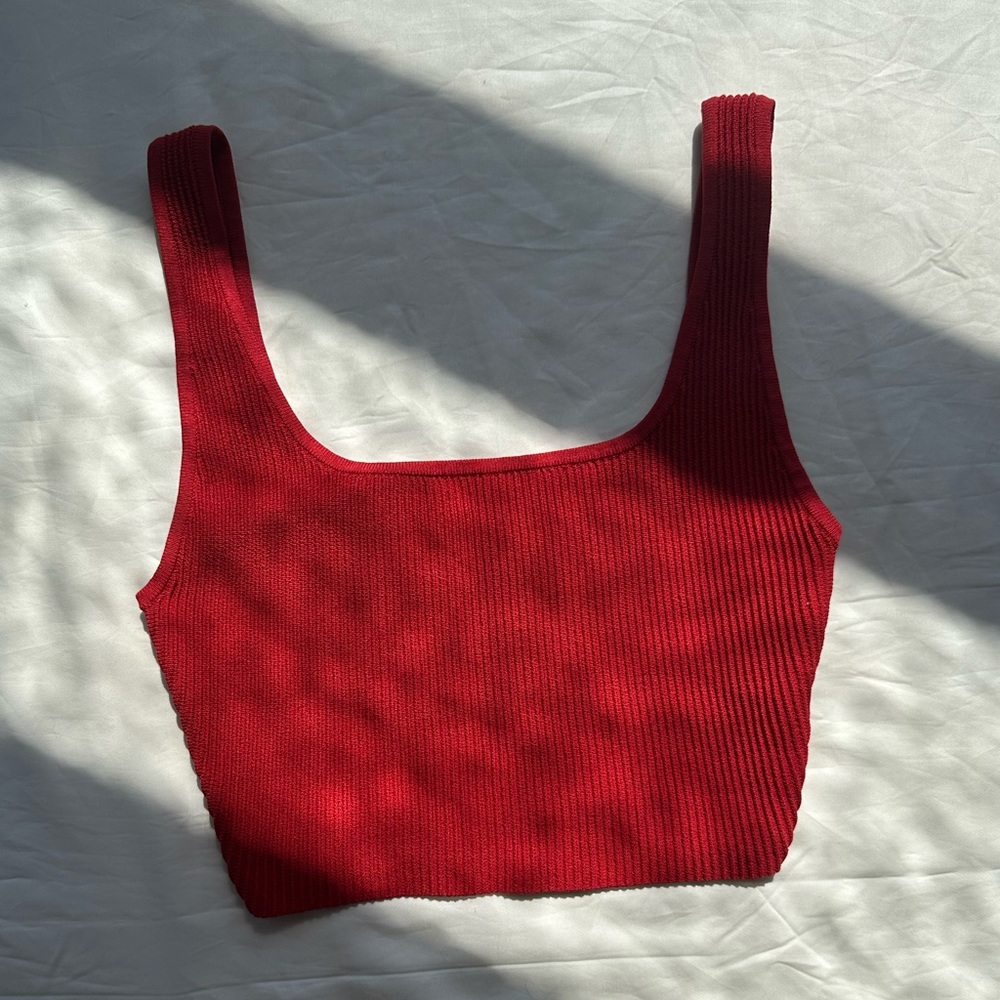 aritzia babaton sculpt knit squareneck cropped tank